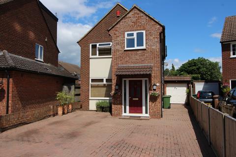 3 bedroom detached house for sale, Chessholme Road, Ashford TW15