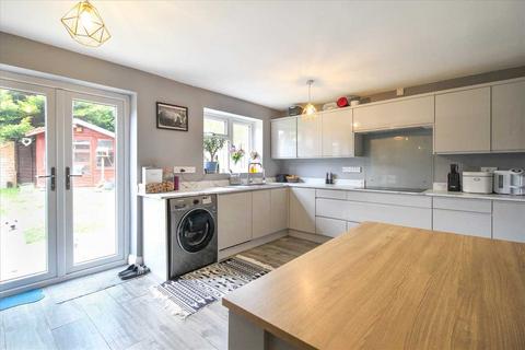 3 bedroom detached house for sale, Warwick Court, Kettering