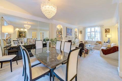 2 bedroom apartment for sale, Chesterfield House, Chesterfield Gardens, Mayfair, London, W1J