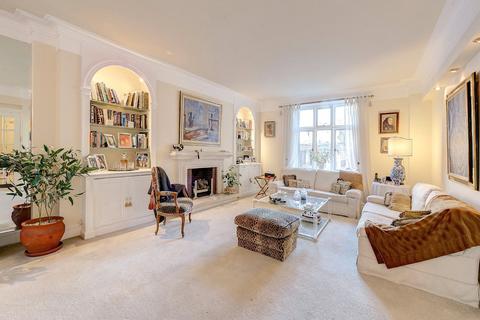 2 bedroom apartment for sale, Chesterfield House, Chesterfield Gardens, Mayfair, London, W1J