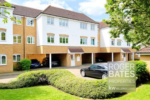 2 bedroom flat for sale, Centurion Court, Seymer Road, Romford, Essex  RM1