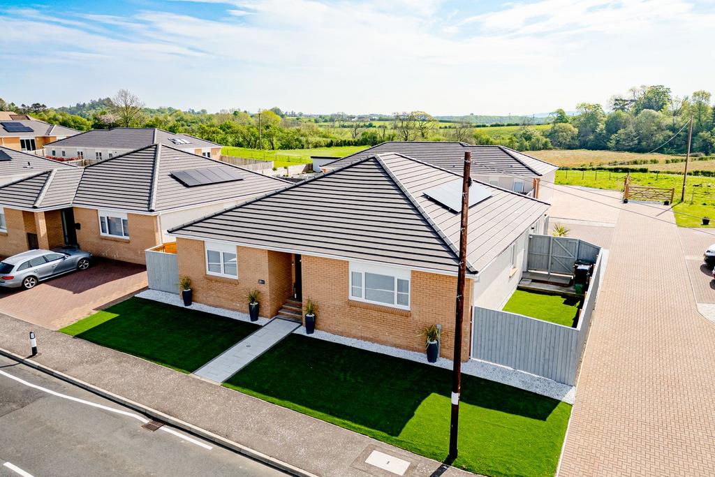 Kilmaurs Road, Knockentiber... 4 bed detached bungalow for sale £299,995