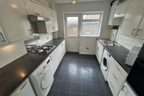 3 bedroom terraced house to rent, Newtondale, Hull, East Riding of Yorkshire, HU7