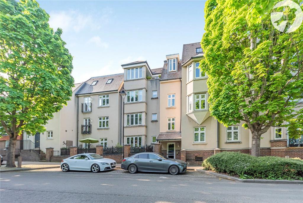 Ingress Park Avenue, Greenhithe... 3 bed duplex for sale £500,000