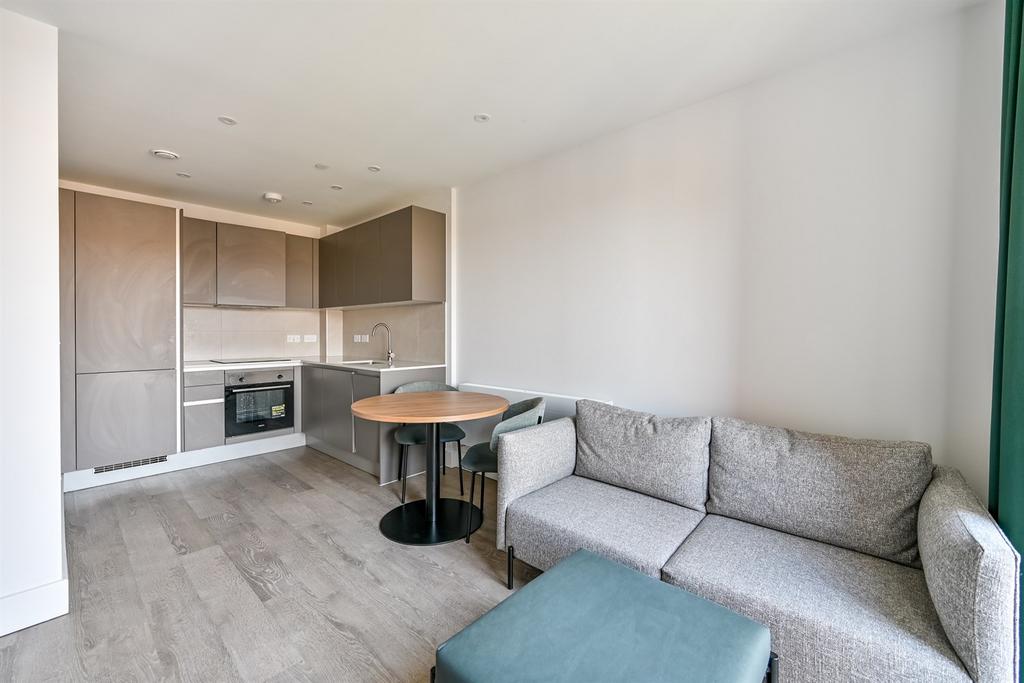 Apartment in Reading - View 2