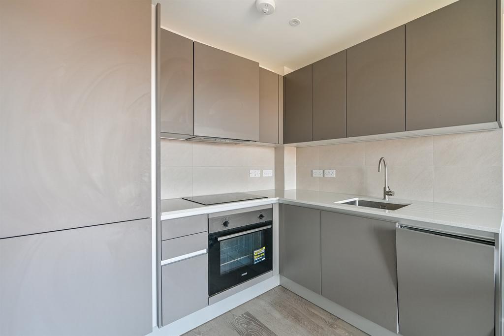 Apartment in Reading - View 4