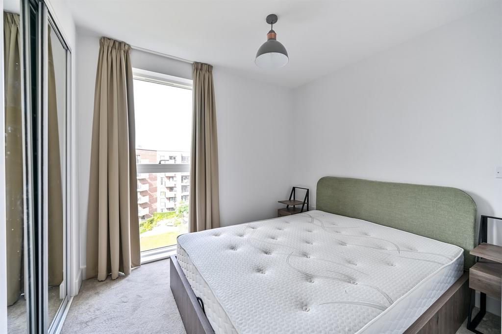 Apartment in Reading - View 5