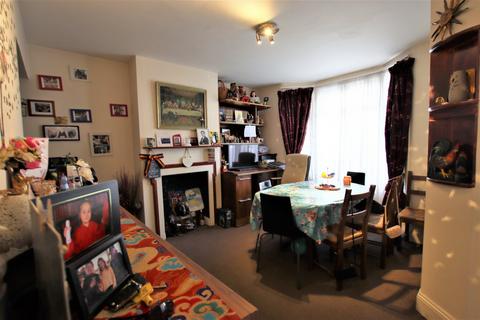 3 bedroom end of terrace house for sale, Mead Road, Edgware, HA8