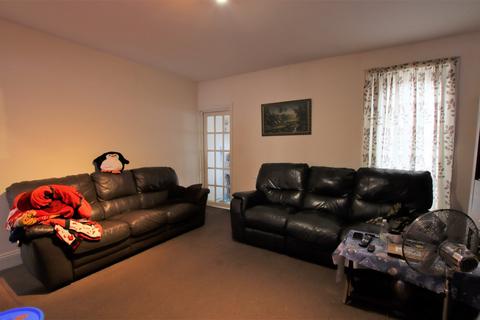 3 bedroom end of terrace house for sale, Mead Road, Edgware, HA8