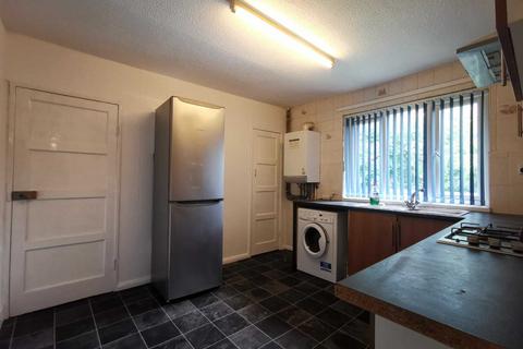 4 bedroom flat to rent, Coppice Way, Newcastle Upon Tyne NE2