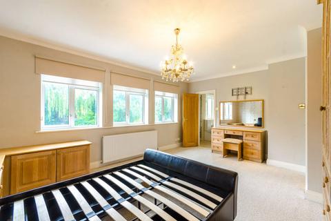 4 bedroom detached house to rent, Campions, Loughton, IG10