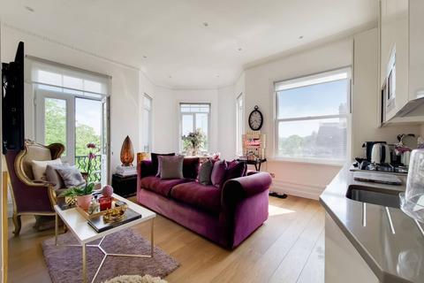 2 bedroom flat for sale, Grove Park Terrace, Grove Park, London, W4