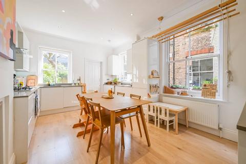 2 bedroom flat for sale, Ferme Park Road, Crouch End, London, N8
