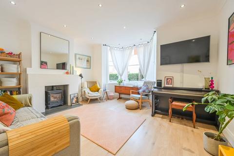 2 bedroom flat for sale, Ferme Park Road, Crouch End, London, N8
