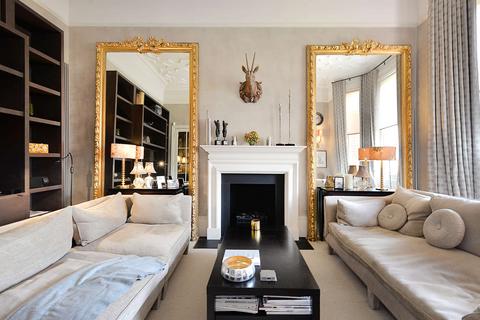 2 bedroom flat to rent, Lower Sloane Street, London, SW1W