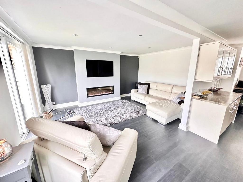 Wells Gardens, Fryerns, Basildon... 3 bed terraced house for sale £300,000