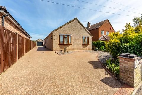 25 Blinco Road, Lowestoft, NR32 3PB