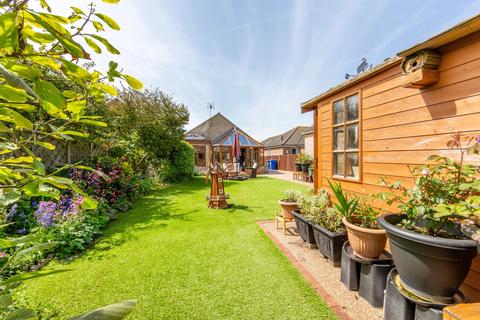 25 Blinco Road, Lowestoft, NR32 3PB