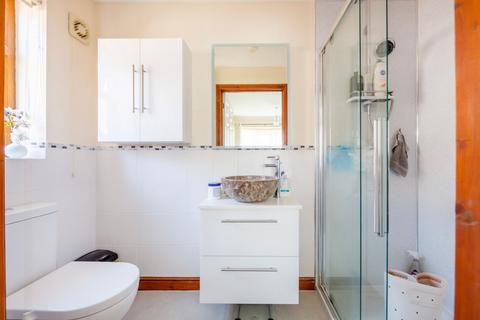 25 Blinco Road, Lowestoft, NR32 3PB