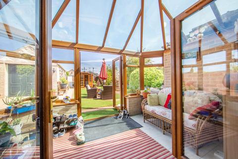 25 Blinco Road, Lowestoft, NR32 3PB