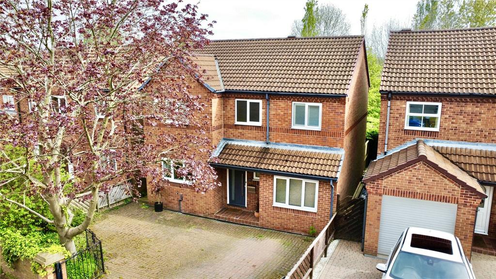 Rose Hill Drive, Dodworth, S75 4 bed detached house for sale £325,000