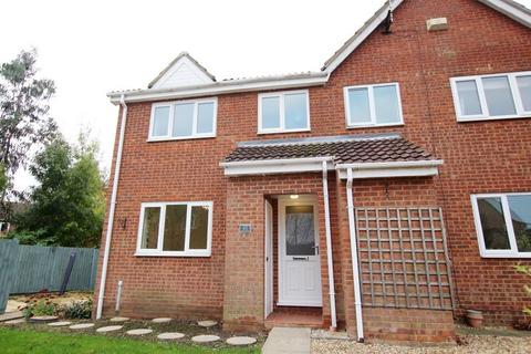 2 bedroom cluster house to rent, Norman Drive, Peterborough PE7