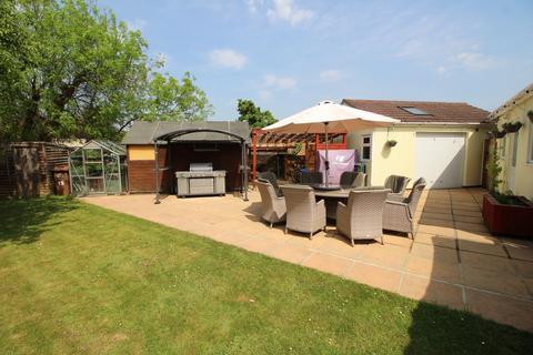 15 Chalmers Road, Ashford, TW15 1DT