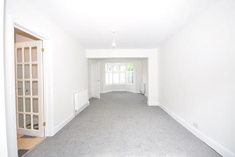 3 bedroom semi-detached house to rent, Dallaway Gardens, East Grinstead, RH19
