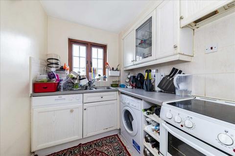 2 bedroom apartment to rent, Selhurst Close, Parkside, Southfields / Parkside