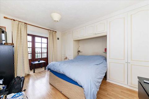 2 bedroom apartment to rent, Selhurst Close, Parkside, Southfields / Parkside