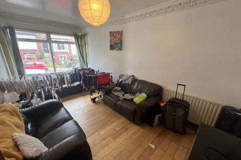 6 bedroom terraced house to rent, Manor Drive, Headingley, Leeds, West Yorkshire, LS6