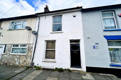 3 bedroom terraced house for sale, East Street, Chatham, Kent