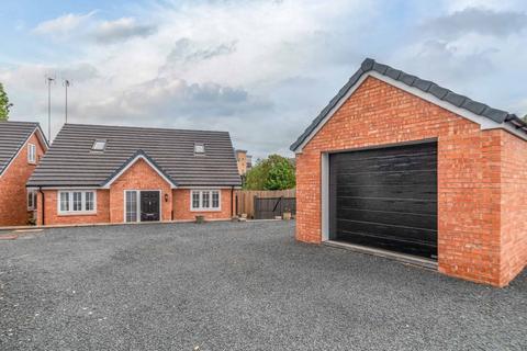 3 bedroom bungalow for sale, Fir Tree Drive, Southcrest, Redditch, Worcestershire, B97