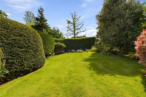 55 Burses Way, Hutton, Brentwood, CM13 2PS