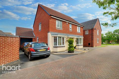 4 bedroom detached house for sale, Moulton Road, Leicester