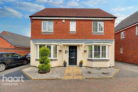 4 bedroom detached house for sale, Moulton Road, Leicester