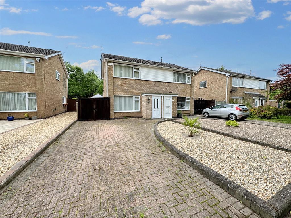 Buckingham Drive, Loughborough 3 bed semidetached house £270,000