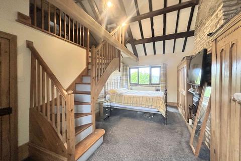 2 bedroom cottage for sale, Bank Top, Greetland HX4