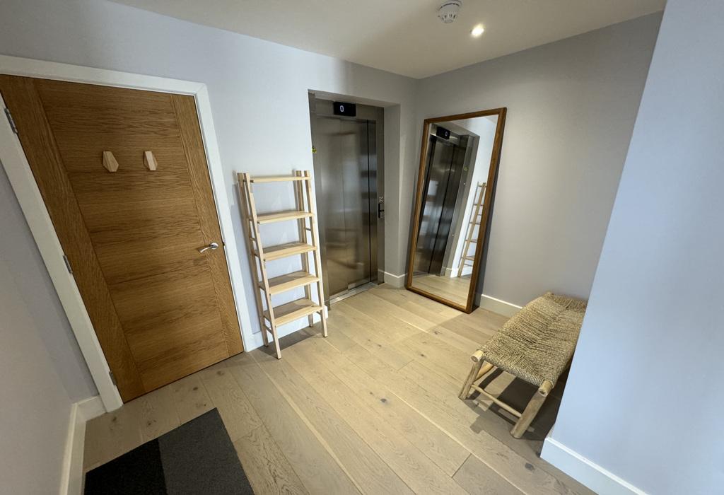 Lift - Direct to Flat