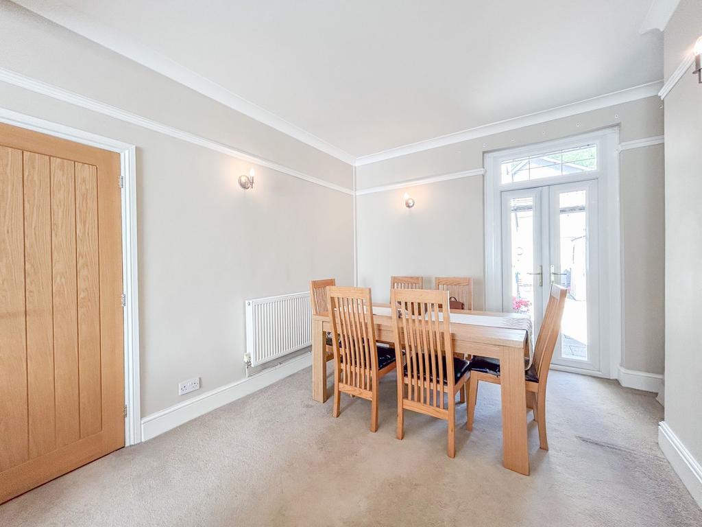 Lounge/ Dinning Room