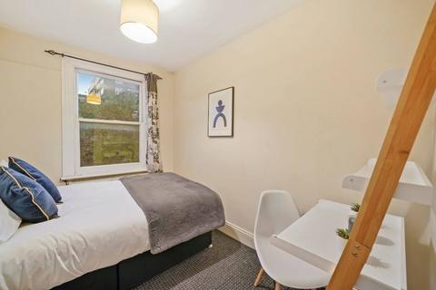 1 bedroom in a house share to rent, Lanark Place, London W9