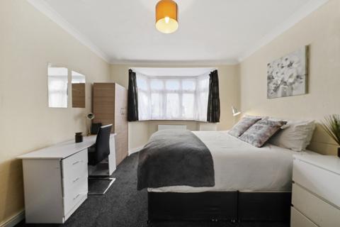 1 bedroom in a house share to rent, Courthope Road, Greenford UB6
