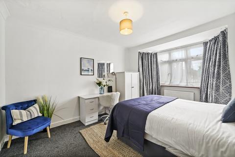 1 bedroom in a house share to rent, Courthope Road, Greenford UB6