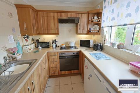 1 bedroom apartment for sale, Turners Hill, Cheshunt EN8