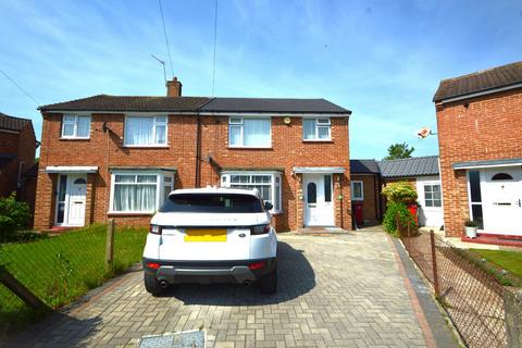 3 bedroom house to rent, Dawes Moor Close, Slough, SL2