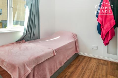 2 bedroom flat to rent, Riddell Court, Albany Road, Bermondsey, SE5