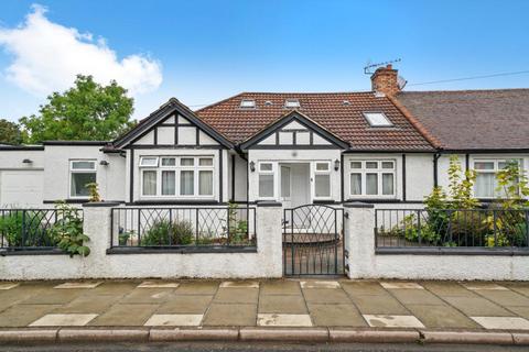 1 bedroom in a house share to rent, Lowfield Road, London W3