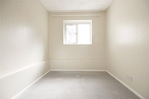 2 bedroom flat to rent, Friends Avenue, Cheshunt, Waltham Cross, Hertfordshire, EN8