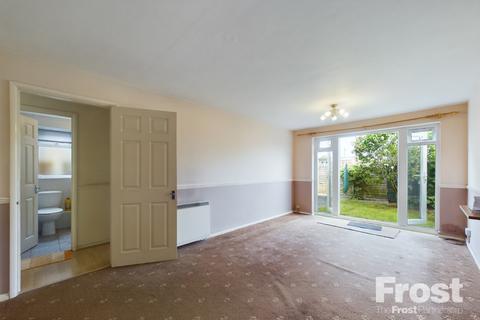 2 bedroom maisonette to rent, Adelaide Road, Ashford, Surrey, TW15