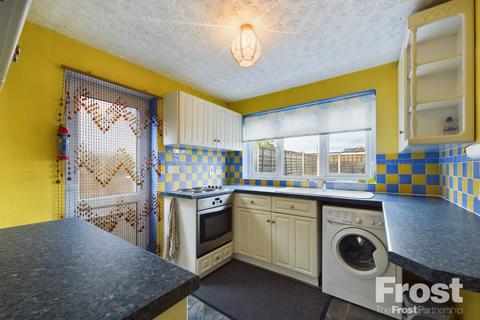 2 bedroom maisonette to rent, Adelaide Road, Ashford, Surrey, TW15